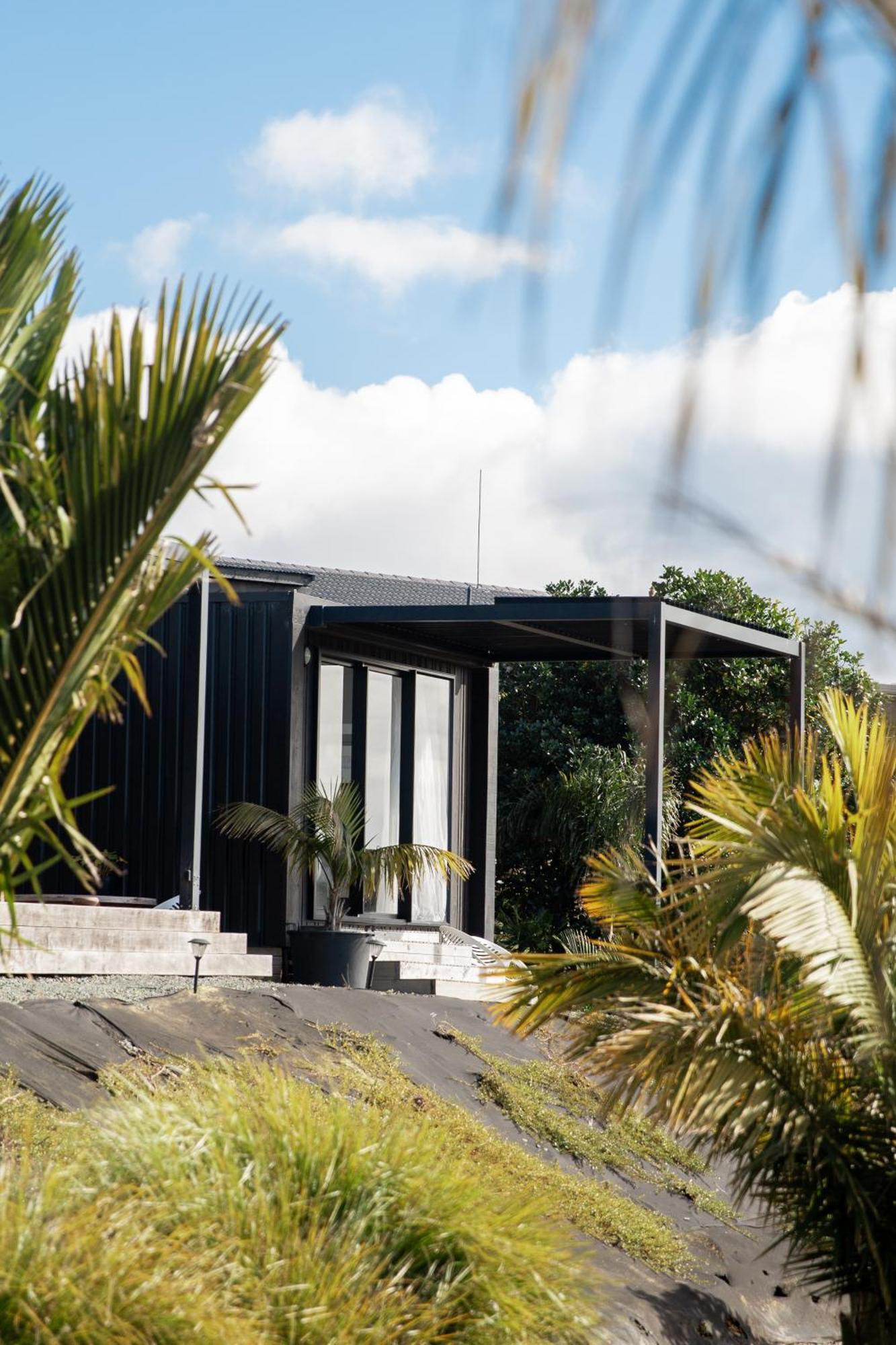 Aotearoa Surf Eco Pods Hotel Te Arai Exterior photo